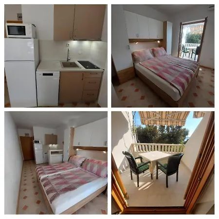 Mit Terrasse Im Ersten Stock Des Hauses Apartment